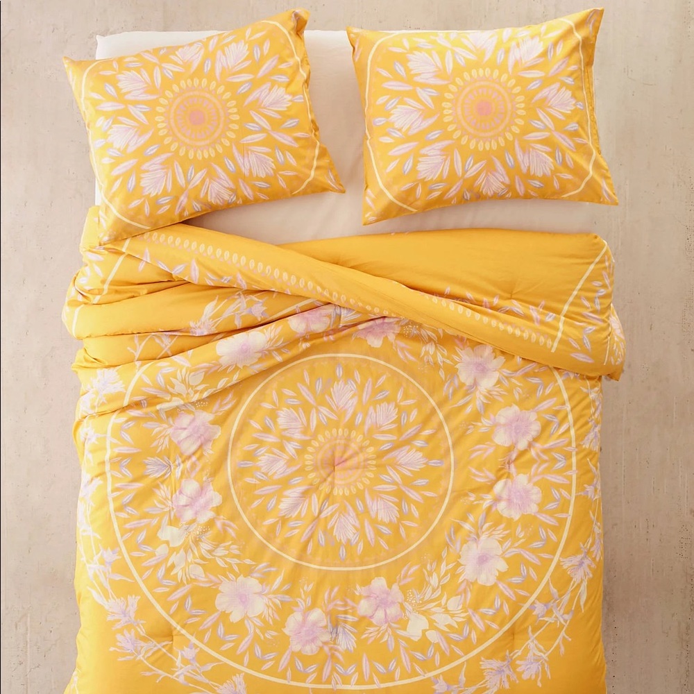Urban Outfitters Iris Floral Yellow Bedding Queen